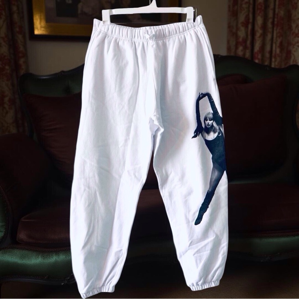 Taylor Swift Life of a Showgirl Sweatpants XL – Official Merch white - Picture 4 of 8